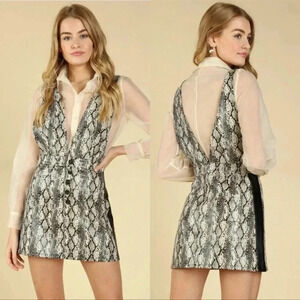 Wild‎ Honey deep v Skakeskin Pinafore Dress size s